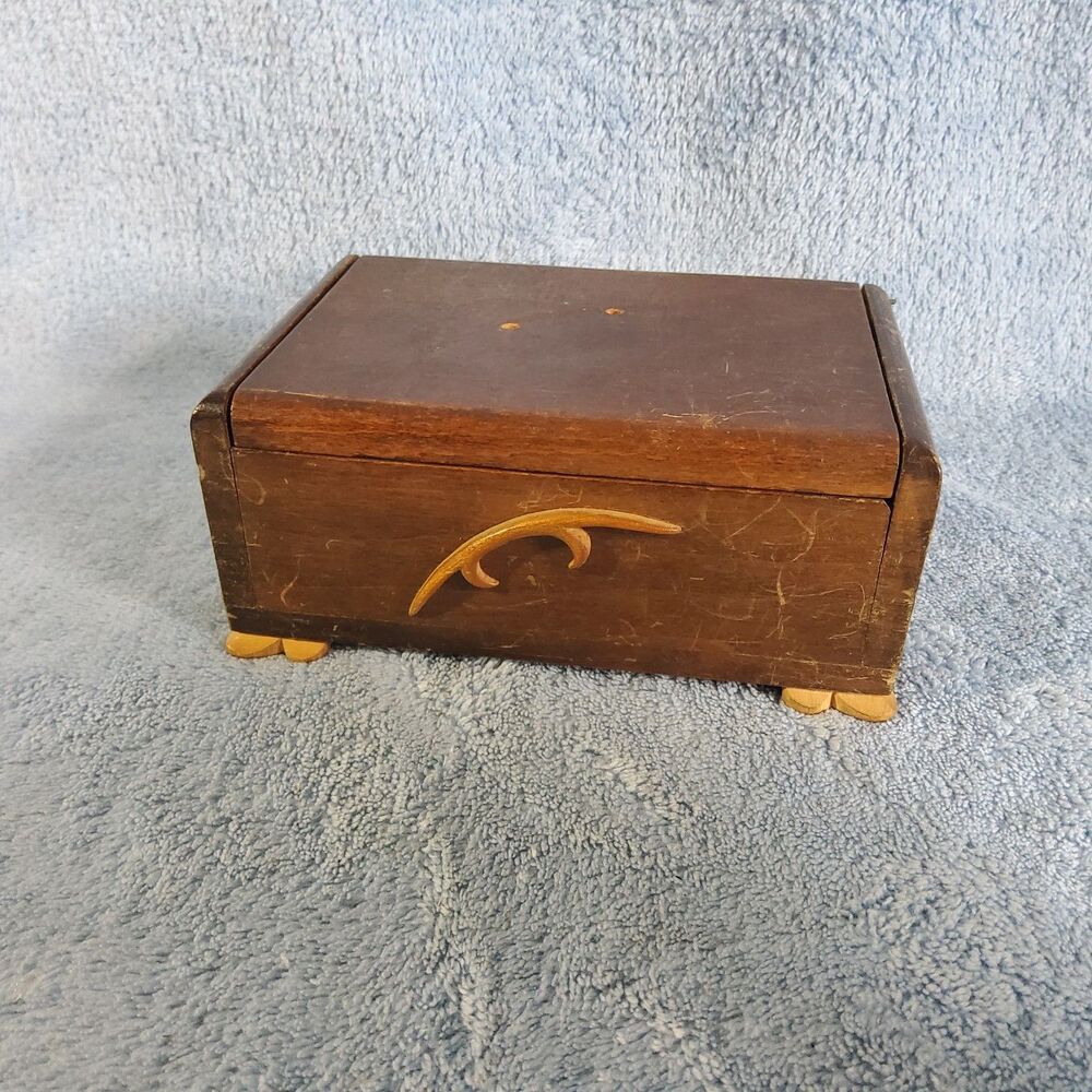 Vintage Wooden Keepsake Box Carved Front Accent Hinged Lid Small Chest Storage